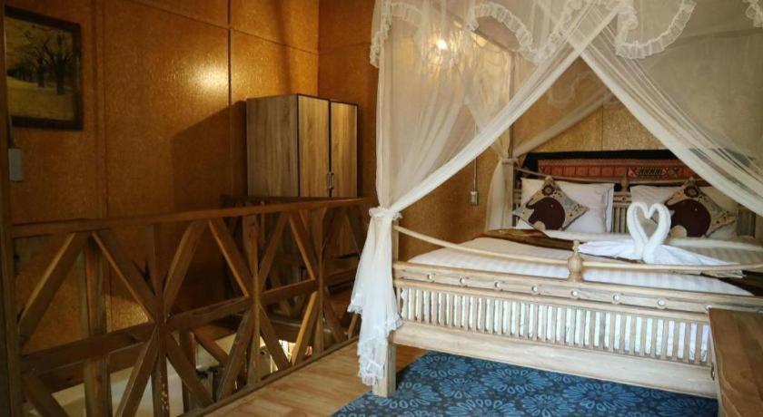 ล็อกโฮม บูติค Hotel เชียงใหม่ ภายนอก รูปภาพ