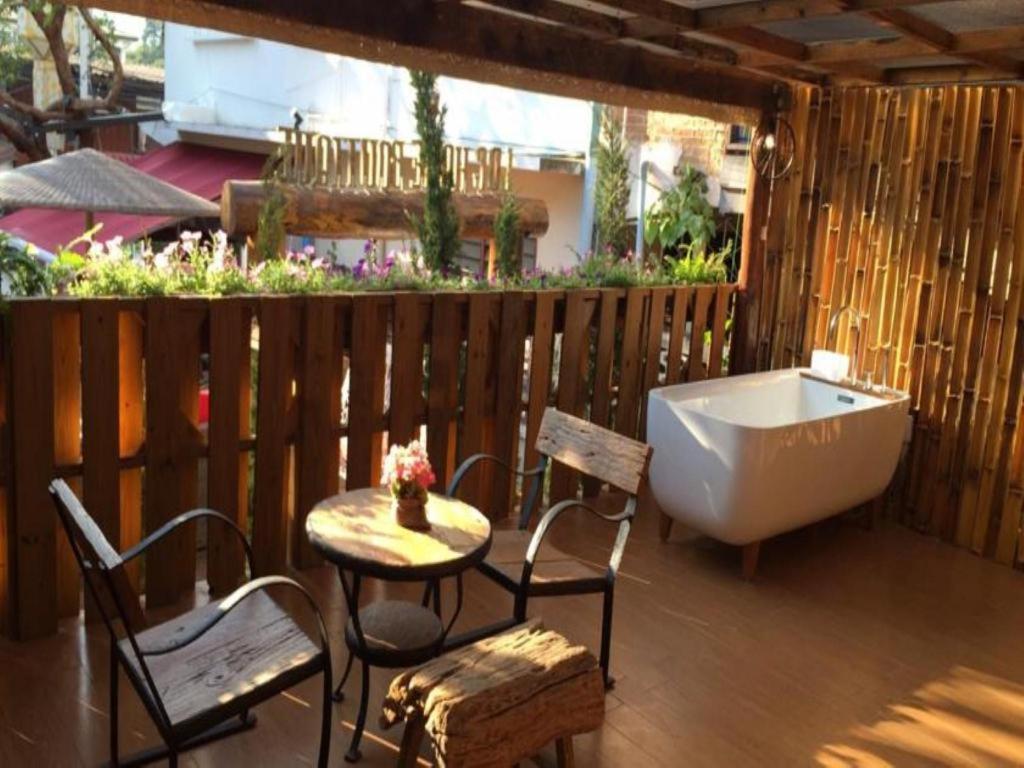 ล็อกโฮม บูติค Hotel เชียงใหม่ ภายนอก รูปภาพ